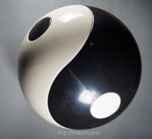 Tai Chi Ball Qigong schwarz-weiß