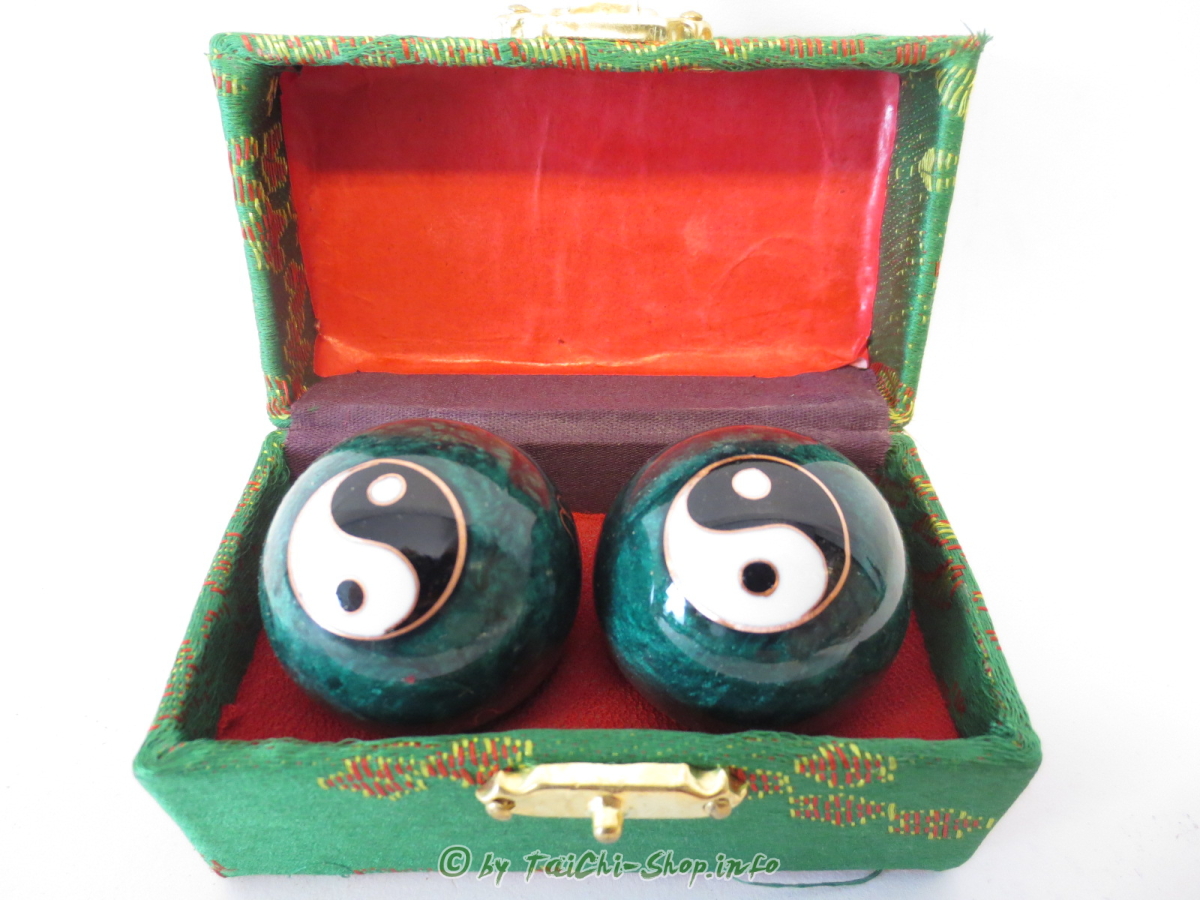 Qigong Kugeln grün (Yin Yang) 4 cm