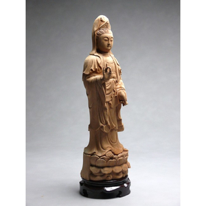 Holzfigur: Guanyin des Lebens Holzfigur: Guanyin des Lebens
