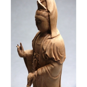 Holzfigur: Guanyin des Lebens