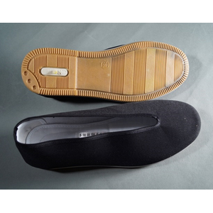 Traditioneller Tai Chi "Meisterschuh" mit Gummisohle Traditioneller Tai Chi Meisterschuh mit Gummisohle