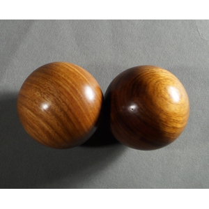 Qi-Gong Kugeln aus Rosenholz Qi-Gong Kugeln aus Rosenholz