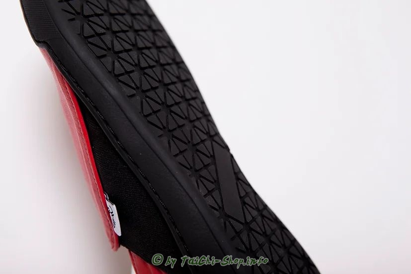 Tai Chi Barfußschuh DAOS 41 rot / schwarze Sohle