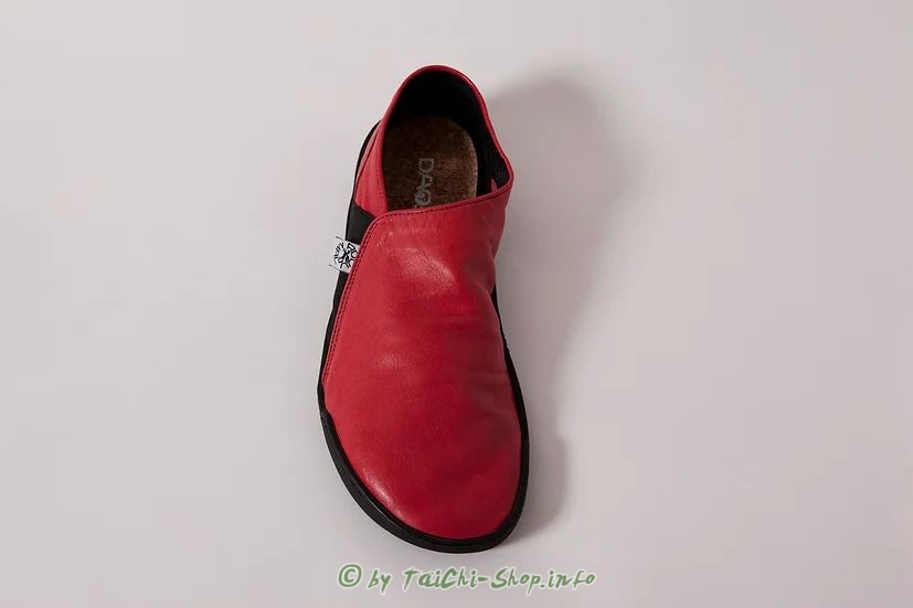 Tai Chi Barfußschuh DAOS 41 rot / schwarze Sohle