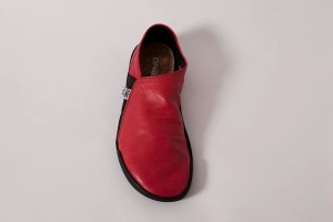 Tai Chi Barfußschuh DAOS 41 rot / schwarze Sohle