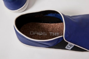 Tai Chi Barfußschuh DAOS 43 cobalt / weiße Sohle