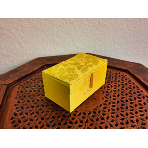 Edlle Qigong Kugel Box / Samt / gelb